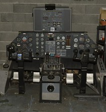 Simulateur de vol - Avion bi-moteur, console complète non fonctionnelle