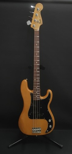 Guitare basse électrique