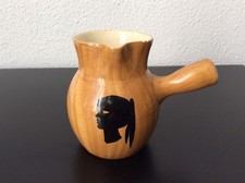 Crémier en céramique décor faux bois olivier signé Grandjean Jourdan Vallauris