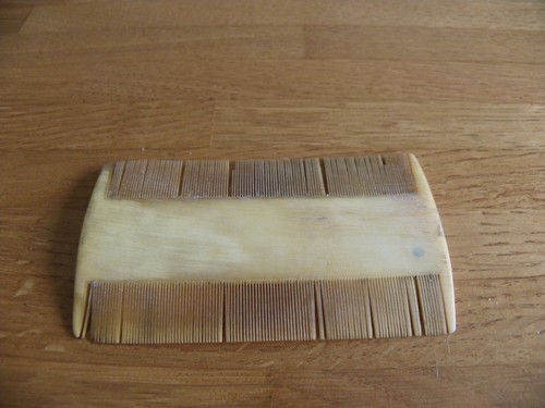 Peigne poux ancien - a,