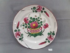 Assiette en faïence de L'Est