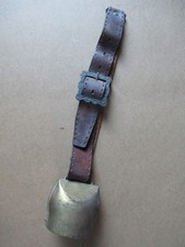 CLOCHE VARRONE PREMANA 7 et COLLIER en CUIR - SONNAILLE VACHES - CHEVRES