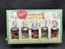 Coffret de cinq casse têtes , 3 casse-tête en bois / 2 casse-tête en métal