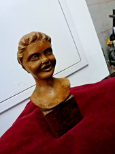 beau buste d'enfant en buis