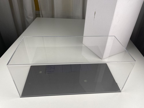 Vitrine acrylique voiture - de,