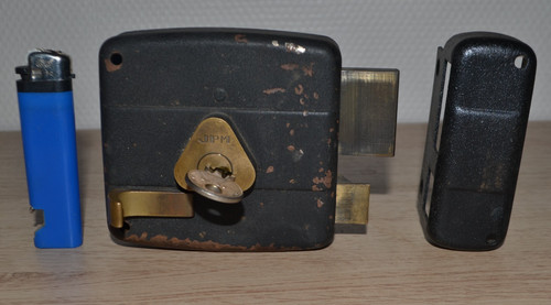 Ancienne serrure applique - , jpm