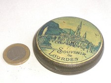 BOITE PUB ANCIENNE SOUVENIR DE LOURDES