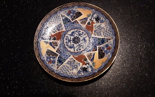 Assiette décorative - , en