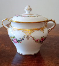 Ancien sucrier en porcelaine de Paris