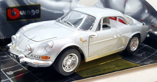Burago scale diecast 3012 - 1/18,