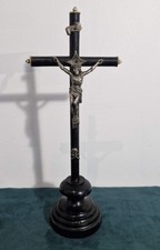 Crucifix ancien en bois et