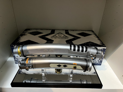 Ahsoka tano lightsaber - tano,