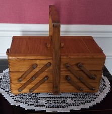 Ancienne Travailleuse Boîte à Couture en Bois Années 50/60