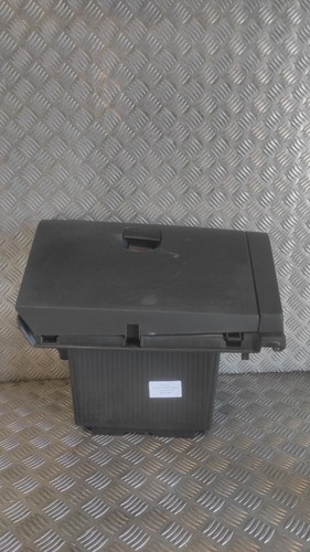 Boite gants porte - +,