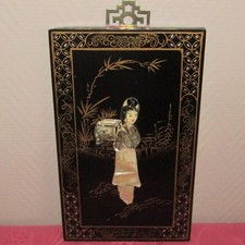 Ancien panneau chinois bois laqué incrustation denacre pierre dure décor geisha