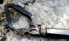 ancien casse noix a système