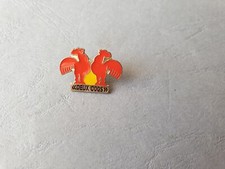 Pin's ANIMAL / ANIMAUX - Deux coqs (Poule / Coq) (milieu jaune)