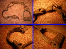 Importantes Entraves en fer forgé avec un Cadenas