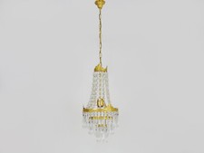 Ancien lustre montgolfière à trois étages, pampilles en verre.