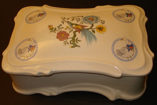 Porcelain trinket box - porcelain, vintage