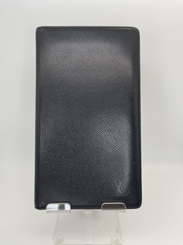 Louis vuitton taiga porte - taiga,