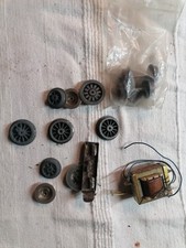 Lot pièces détachées train miniature HO – roues, châssis, essieux,...