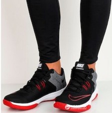 Nike Air Versitile II Bred