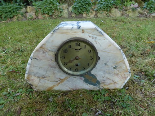 Horloge sur socle marbre - horloge,