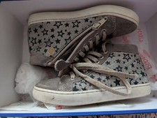 Chaussures dorées pailletées Beberlis