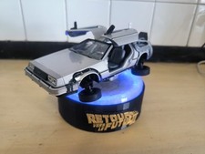 DeLorean 1/24 en lévitation