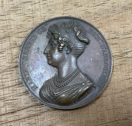 Médaille bronze signée - médaille,