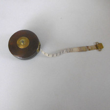 ancien decametre en cuir et bronze