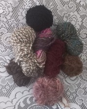 LOT DE 8 PELOTES DE LAINE
