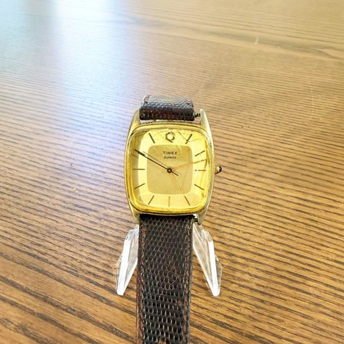 Montre timex quartz vintage - montre,