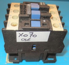 Télémécanique LC1 D09 10 Contacteur 25A (Bobine 110V 50/60Hz)  (Objet N°X070)