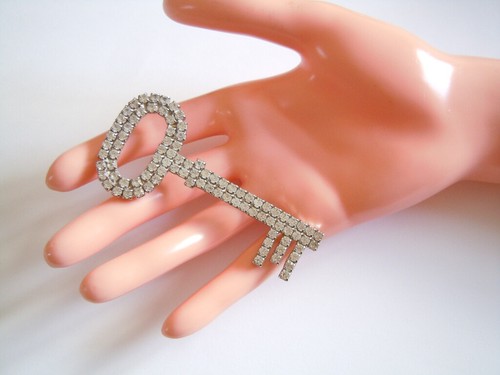 Broche avec motif strass - avec, en