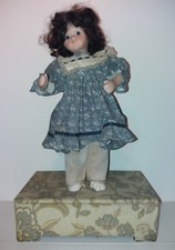 ANCIENNE POUPÉE AUTOMATE