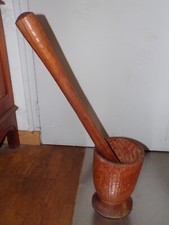 Ancien gros mortier en bois