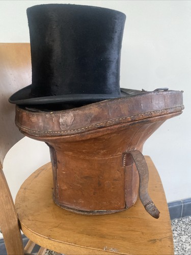 Boîte chapeau cuir avec - À,