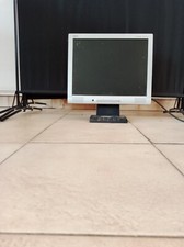 écran NEC 15 pouces