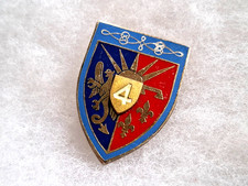 Un insigne militaire " 4°