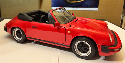Porsche 911 2 carrera - 1/18,