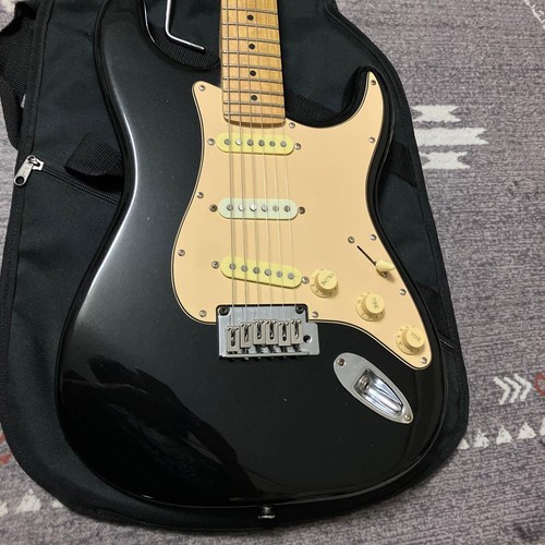 Squier fender stratocaster - by,