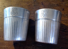 DEUX PETITS GOBELETS A SHOT EN