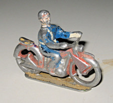 MOTO  avec pilote (quiralu ? )