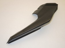 Carénage cache latéral arrière gauche HONDA CB 125 R de 2018 83541-K98-E00ZB