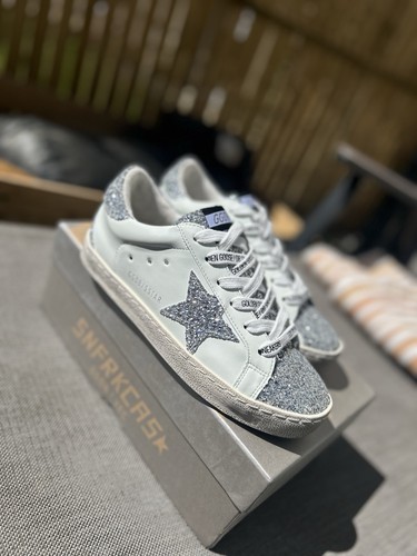 Golden goose - ,
