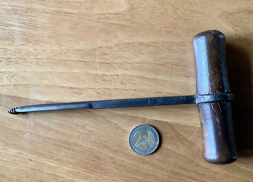 Outils anciens belle vrille - outils,