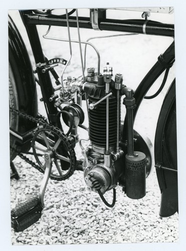 Photo moto ancienne - photo,,