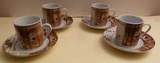 Lot : 4 tasses à café avec coupelles en porcelaine